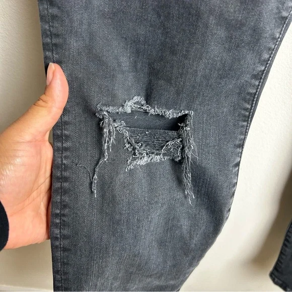 Mother The Charmer black distressed mid-rise skinny jeans worn black wash 29 - Picture 7 of 14